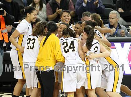 Thumbnail 1 in Bishop O'Dowd vs. Sacramento (CIF NorCal D3 Regional Final) photogallery.