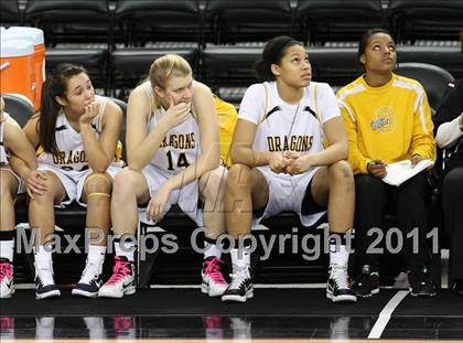 Thumbnail 1 in Bishop O'Dowd vs. Sacramento (CIF NorCal D3 Regional Final) photogallery.