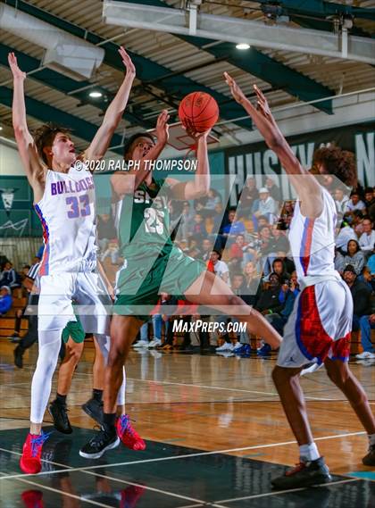 Thumbnail 2 in Folsom vs. St. Patrick-St. Vincent (Adidas Challenge) photogallery.