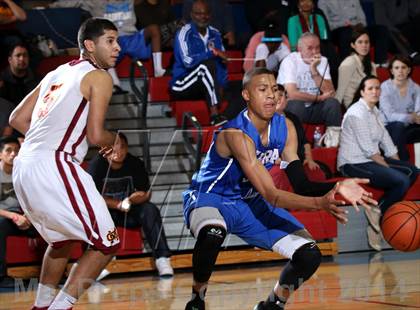 Thumbnail 3 in Cantwell-Sacred Heart vs. Serra (Lancers Hoops Showdown) photogallery.
