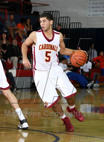 Thumbnail 3 in Cantwell-Sacred Heart vs. Serra (Lancers Hoops Showdown) photogallery.