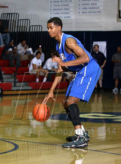Thumbnail 1 in Cantwell-Sacred Heart vs. Serra (Lancers Hoops Showdown) photogallery.