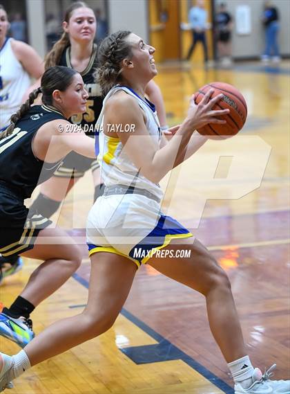 Thumbnail 1 in Comanche @ Lipan photogallery.