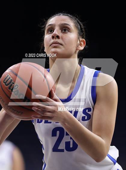 Thumbnail 1 in Rincon/University vs Sunnyside (MLK Basketball Classic) photogallery.
