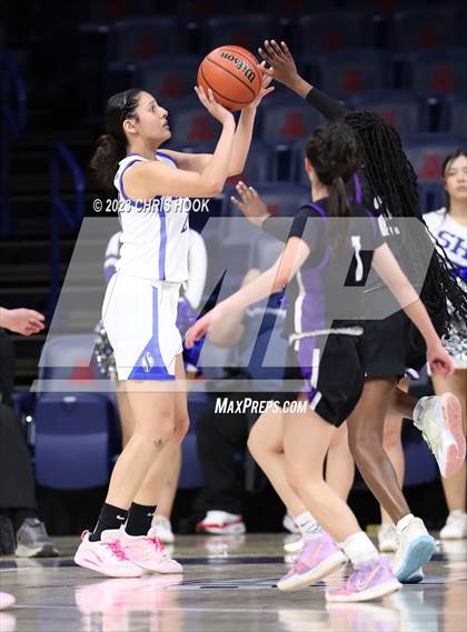 Thumbnail 2 in Rincon/University vs Sunnyside (MLK Basketball Classic) photogallery.
