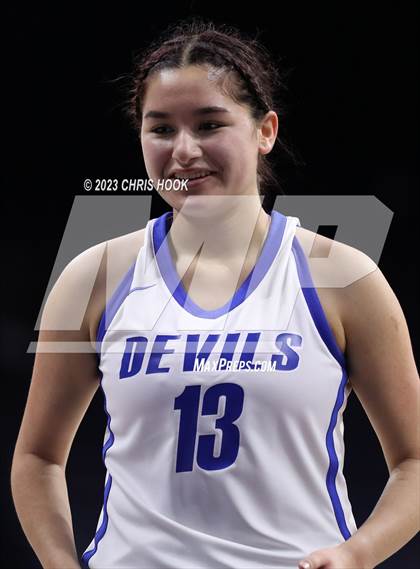 Thumbnail 1 in Rincon/University vs Sunnyside (MLK Basketball Classic) photogallery.