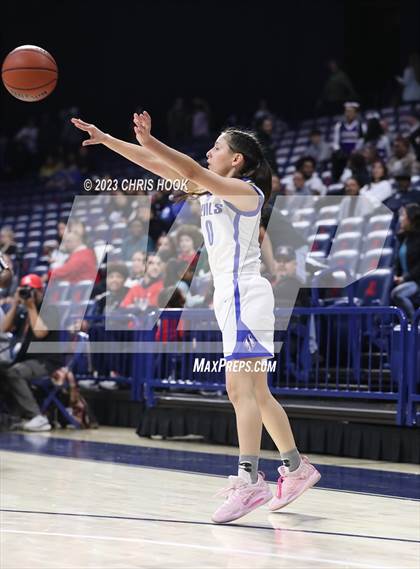 Thumbnail 3 in Rincon/University vs Sunnyside (MLK Basketball Classic) photogallery.