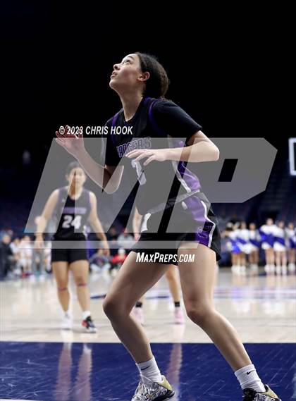 Thumbnail 1 in Rincon/University vs Sunnyside (MLK Basketball Classic) photogallery.