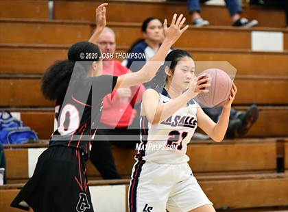 Thumbnail 3 in La Salle vs. Ayala photogallery.