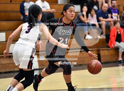 Thumbnail 3 in La Salle vs. Ayala photogallery.