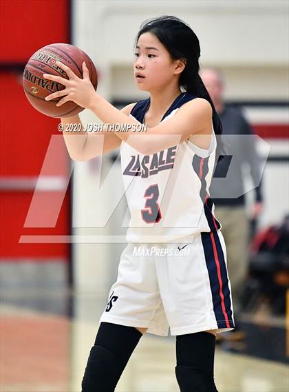 Thumbnail 1 in La Salle vs. Ayala photogallery.