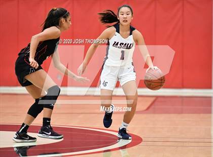 Thumbnail 1 in La Salle vs. Ayala photogallery.