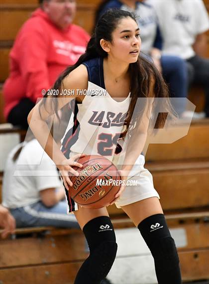 Thumbnail 3 in La Salle vs. Ayala photogallery.