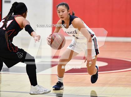 Thumbnail 1 in La Salle vs. Ayala photogallery.