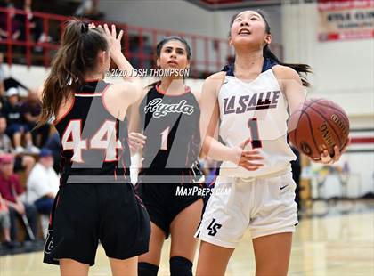 Thumbnail 1 in La Salle vs. Ayala photogallery.
