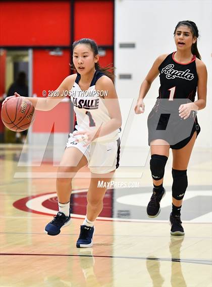 Thumbnail 1 in La Salle vs. Ayala photogallery.