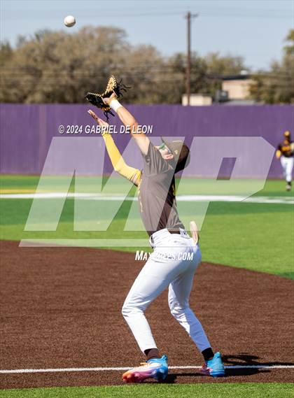 Thumbnail 2 in Victoria East vs. Hanna (McAllen Tournament) photogallery.