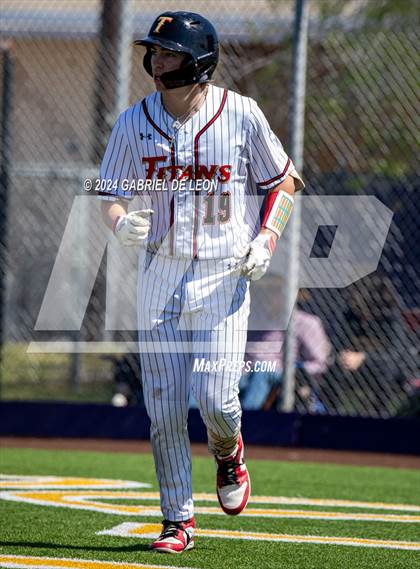 Thumbnail 2 in Victoria East vs. Hanna (McAllen Tournament) photogallery.
