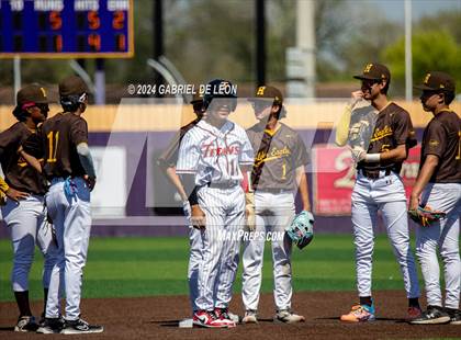 Thumbnail 3 in Victoria East vs. Hanna (McAllen Tournament) photogallery.