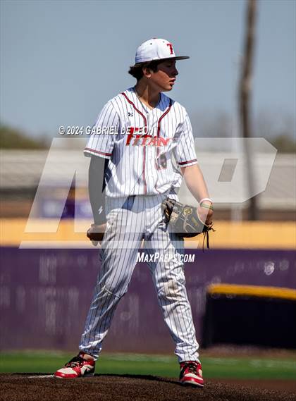 Thumbnail 3 in Victoria East vs. Hanna (McAllen Tournament) photogallery.