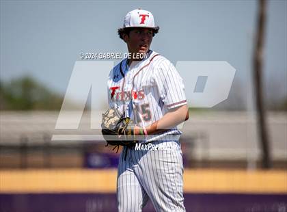 Thumbnail 3 in Victoria East vs. Hanna (McAllen Tournament) photogallery.