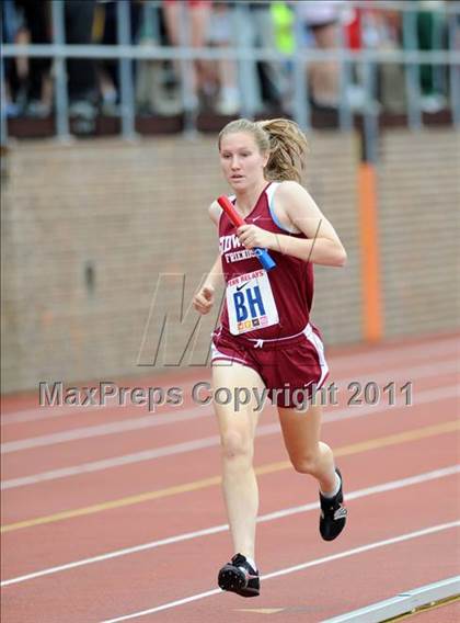 Thumbnail 2 in 117th Penn Relays (Girls Small School 4x800m Event 104) photogallery.