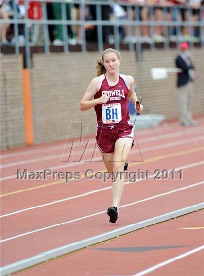 Thumbnail 1 in 117th Penn Relays (Girls Small School 4x800m Event 104) photogallery.