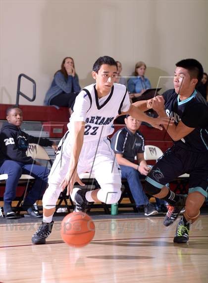 Thumbnail 2 in Villa Park vs. Santiago (MaxPreps Holiday Classic) photogallery.