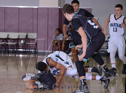 Thumbnail 1 in Villa Park vs. Santiago (MaxPreps Holiday Classic) photogallery.