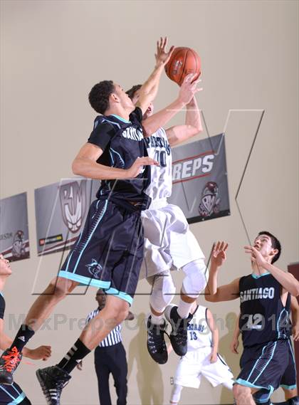 Thumbnail 1 in Villa Park vs. Santiago (MaxPreps Holiday Classic) photogallery.
