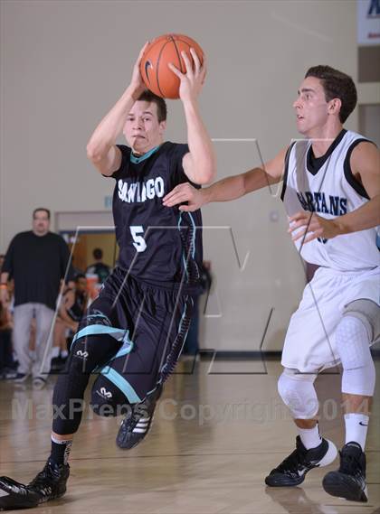 Thumbnail 1 in Villa Park vs. Santiago (MaxPreps Holiday Classic) photogallery.