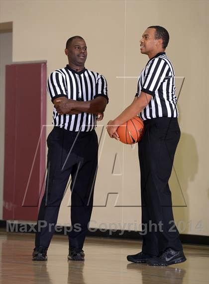 Thumbnail 3 in Villa Park vs. Santiago (MaxPreps Holiday Classic) photogallery.