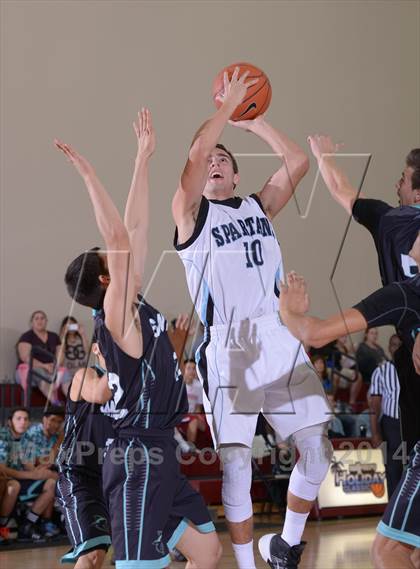 Thumbnail 1 in Villa Park vs. Santiago (MaxPreps Holiday Classic) photogallery.