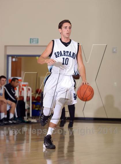Thumbnail 2 in Villa Park vs. Santiago (MaxPreps Holiday Classic) photogallery.