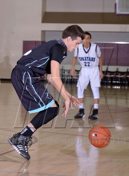 Thumbnail 2 in Villa Park vs. Santiago (MaxPreps Holiday Classic) photogallery.