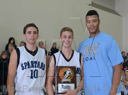 Thumbnail 2 in Villa Park vs. Santiago (MaxPreps Holiday Classic) photogallery.
