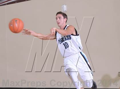Thumbnail 2 in Villa Park vs. Santiago (MaxPreps Holiday Classic) photogallery.