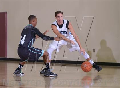 Thumbnail 1 in Villa Park vs. Santiago (MaxPreps Holiday Classic) photogallery.