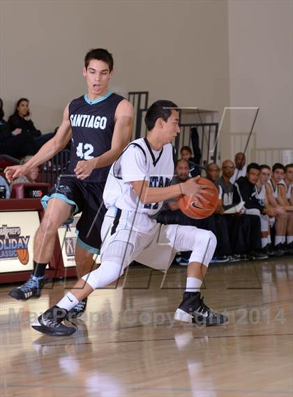 Thumbnail 1 in Villa Park vs. Santiago (MaxPreps Holiday Classic) photogallery.