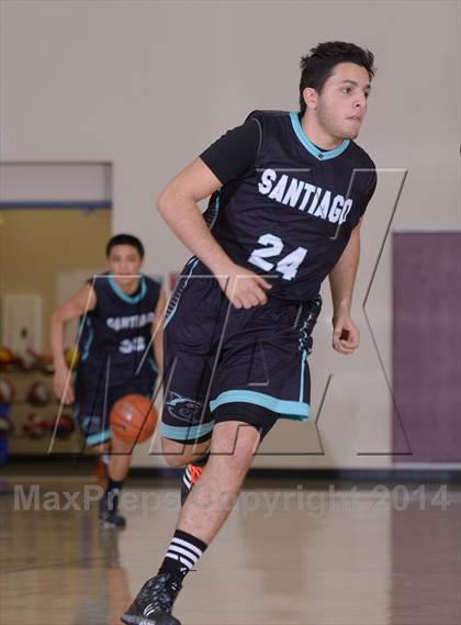 Thumbnail 1 in Villa Park vs. Santiago (MaxPreps Holiday Classic) photogallery.