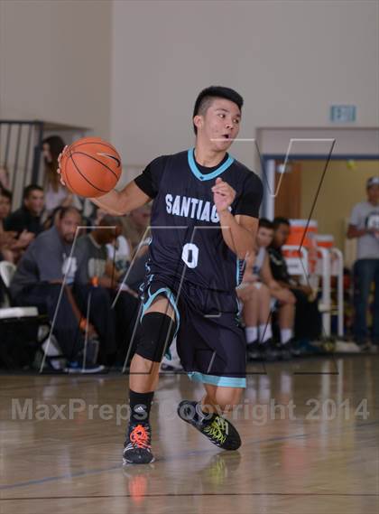 Thumbnail 2 in Villa Park vs. Santiago (MaxPreps Holiday Classic) photogallery.