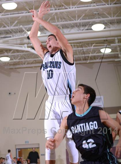 Thumbnail 2 in Villa Park vs. Santiago (MaxPreps Holiday Classic) photogallery.