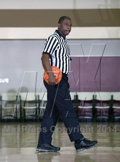 Thumbnail 3 in Villa Park vs. Santiago (MaxPreps Holiday Classic) photogallery.