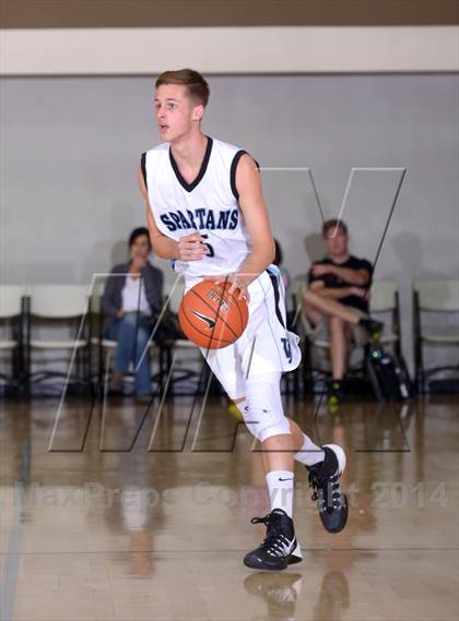 Thumbnail 3 in Villa Park vs. Santiago (MaxPreps Holiday Classic) photogallery.