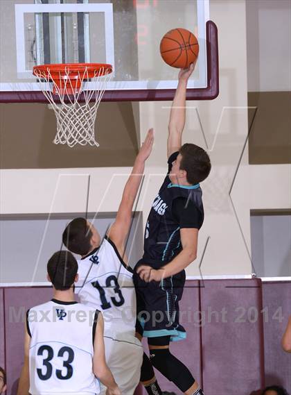 Thumbnail 2 in Villa Park vs. Santiago (MaxPreps Holiday Classic) photogallery.