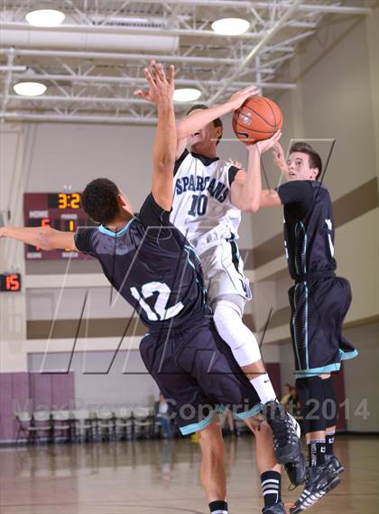 Thumbnail 3 in Villa Park vs. Santiago (MaxPreps Holiday Classic) photogallery.