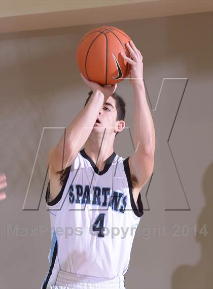 Thumbnail 1 in Villa Park vs. Santiago (MaxPreps Holiday Classic) photogallery.