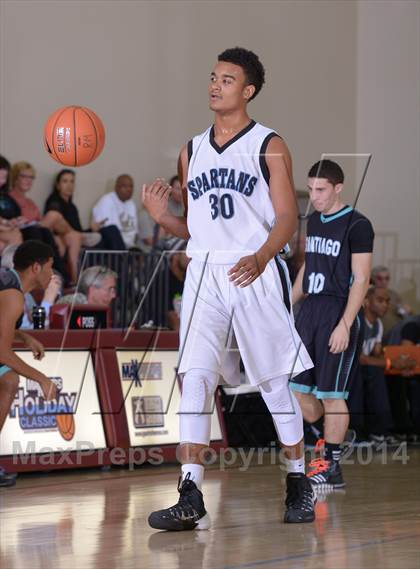 Thumbnail 1 in Villa Park vs. Santiago (MaxPreps Holiday Classic) photogallery.