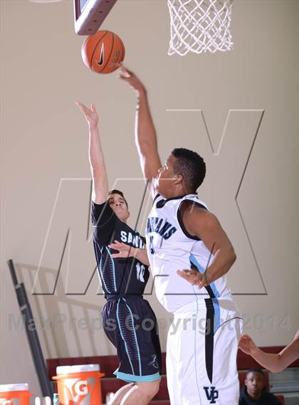 Thumbnail 3 in Villa Park vs. Santiago (MaxPreps Holiday Classic) photogallery.