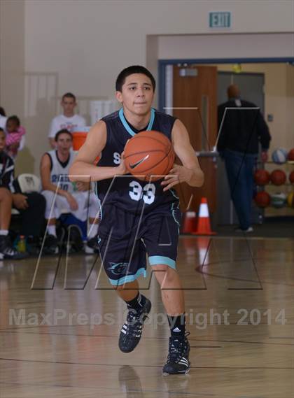 Thumbnail 1 in Villa Park vs. Santiago (MaxPreps Holiday Classic) photogallery.